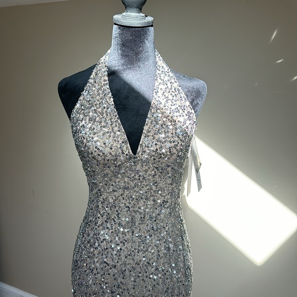 NWT Formal gown with train size small - Picture 3 of 14